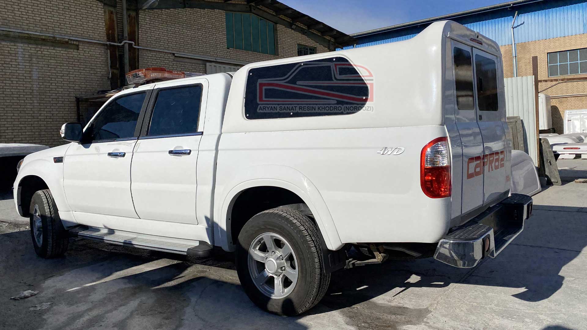 نصب کانوپی به همراه تجهیز خودروهای عملیاتی در شرکت آرین صنعت رزین خودرو