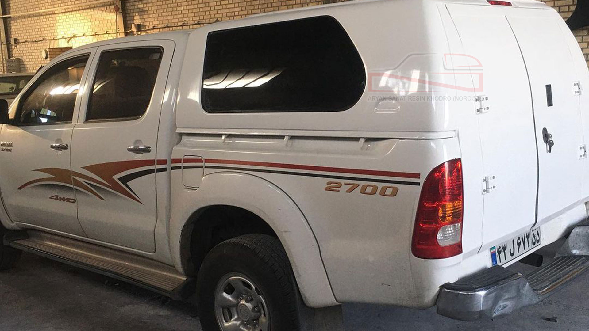 ساخت اتاق هایلوکس بانکی با دو نوع درب با استفاده از فایبرگلاس درجه یک در شرکت آرین صنعت رزین خودرو