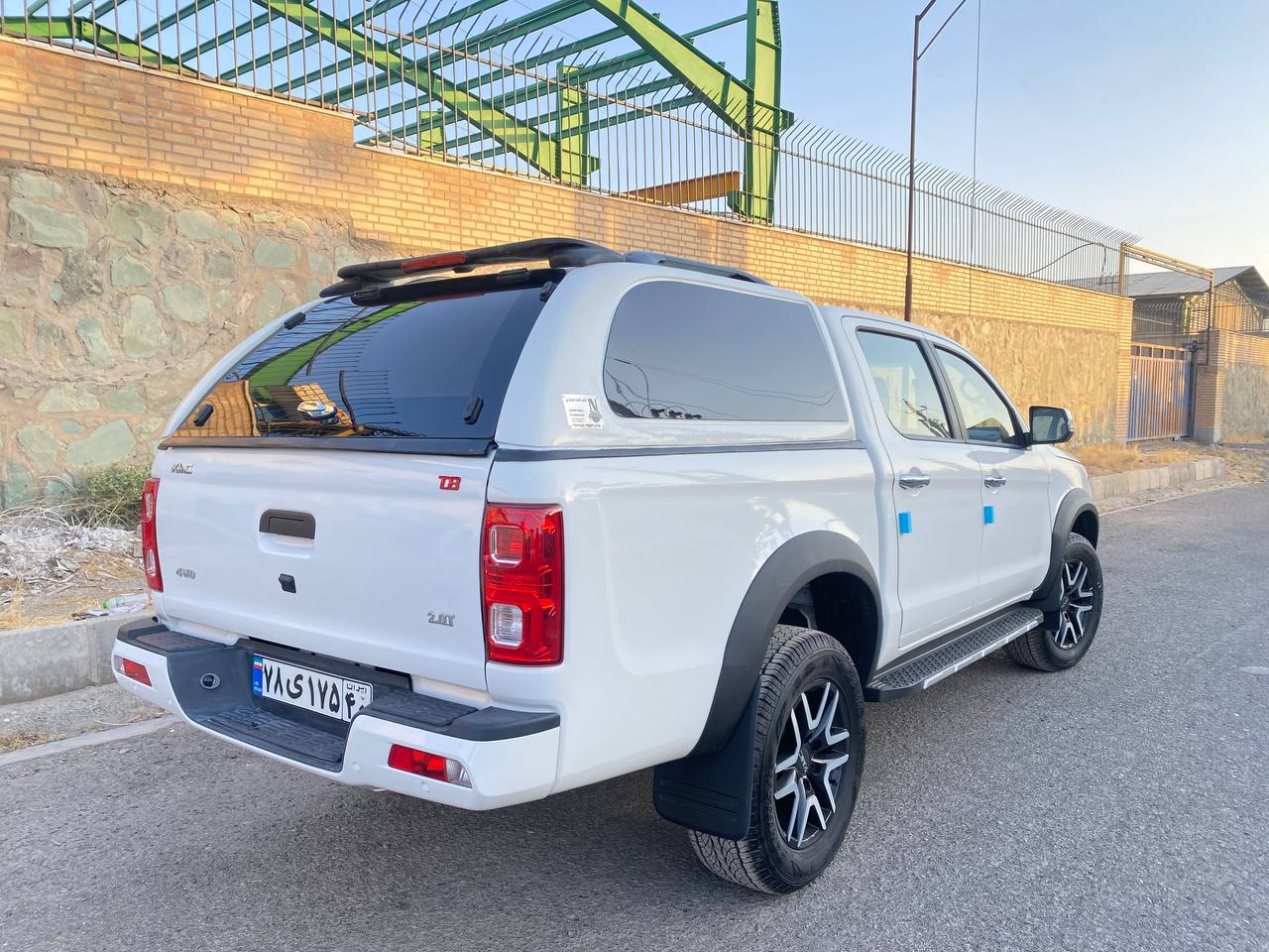 photo_5794087766693363869_y