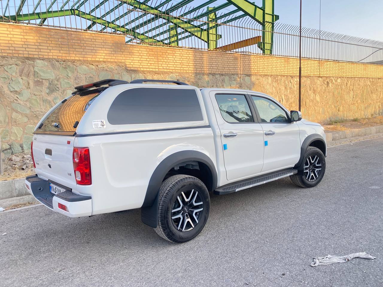 photo_5794087766693363870_y